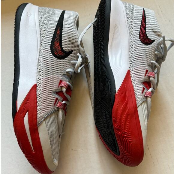 Nike Kyrie Flytrap 6 Athletic Shoes Gray/Red NEW Size 9 - Picture 4 of 9